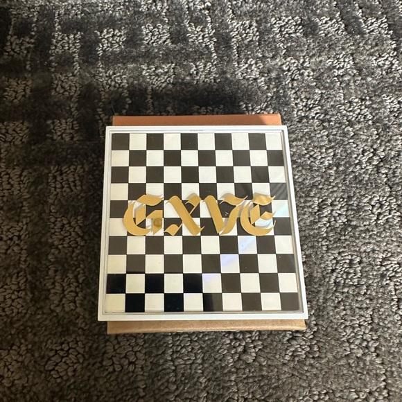 GXVE BY GWEN STEFANI Check My Glow Multi-Dimensional
Illuminating Highlighter - Picture 4 of 4